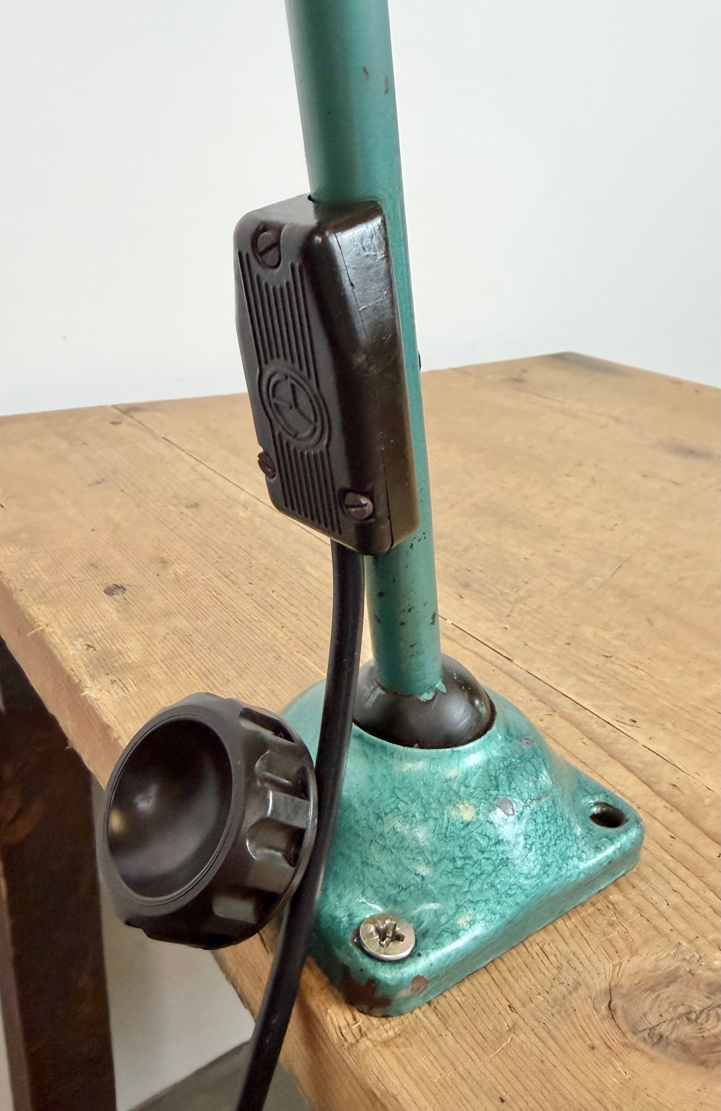 Large Green Industrial Workshop Table Lamp, 1960s