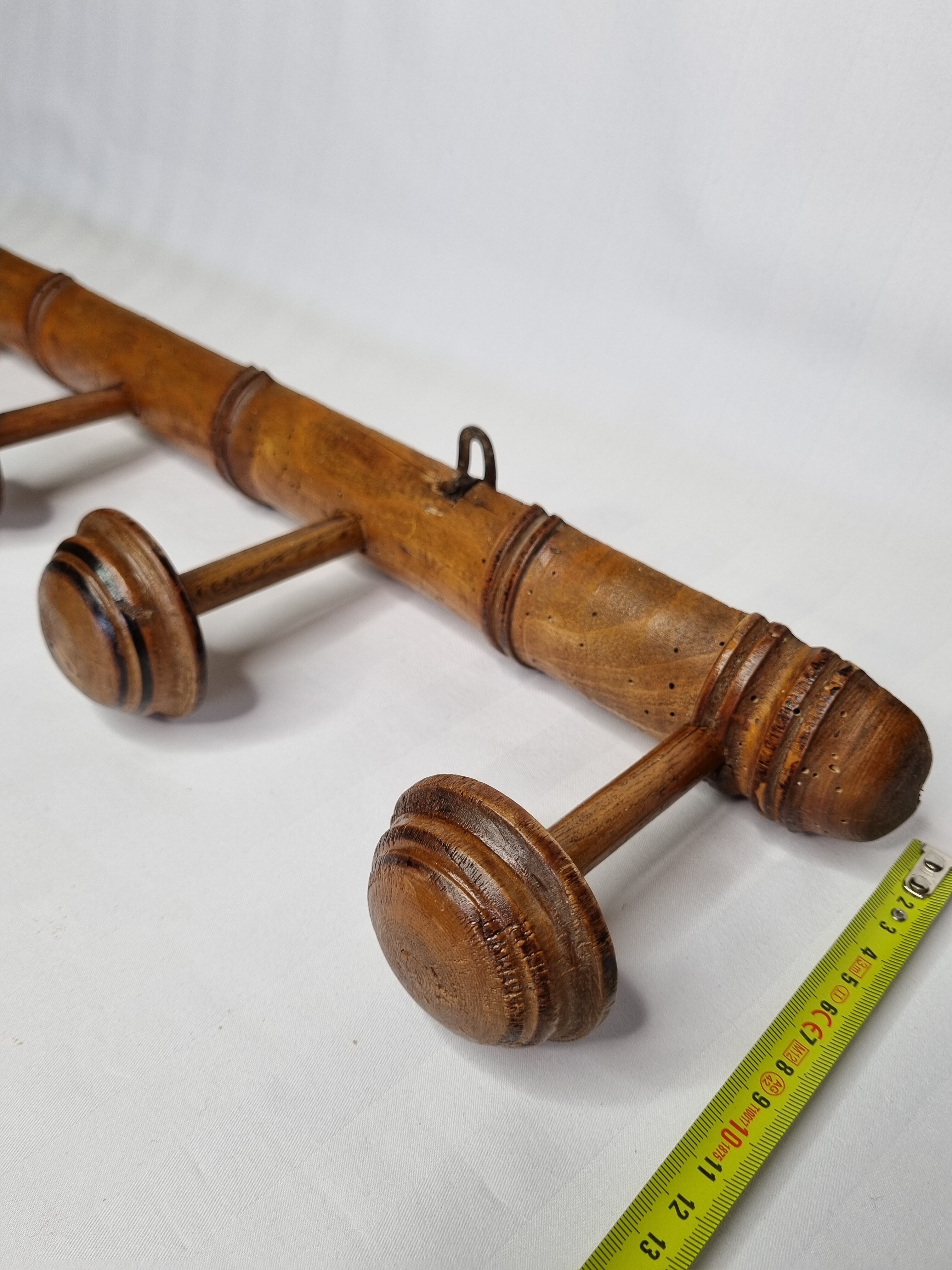 Ancien portemanteau rustique en bois tourné à l'imitation du bambou 1900, 5 patères