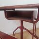 Bureau d'école vintage en bois
