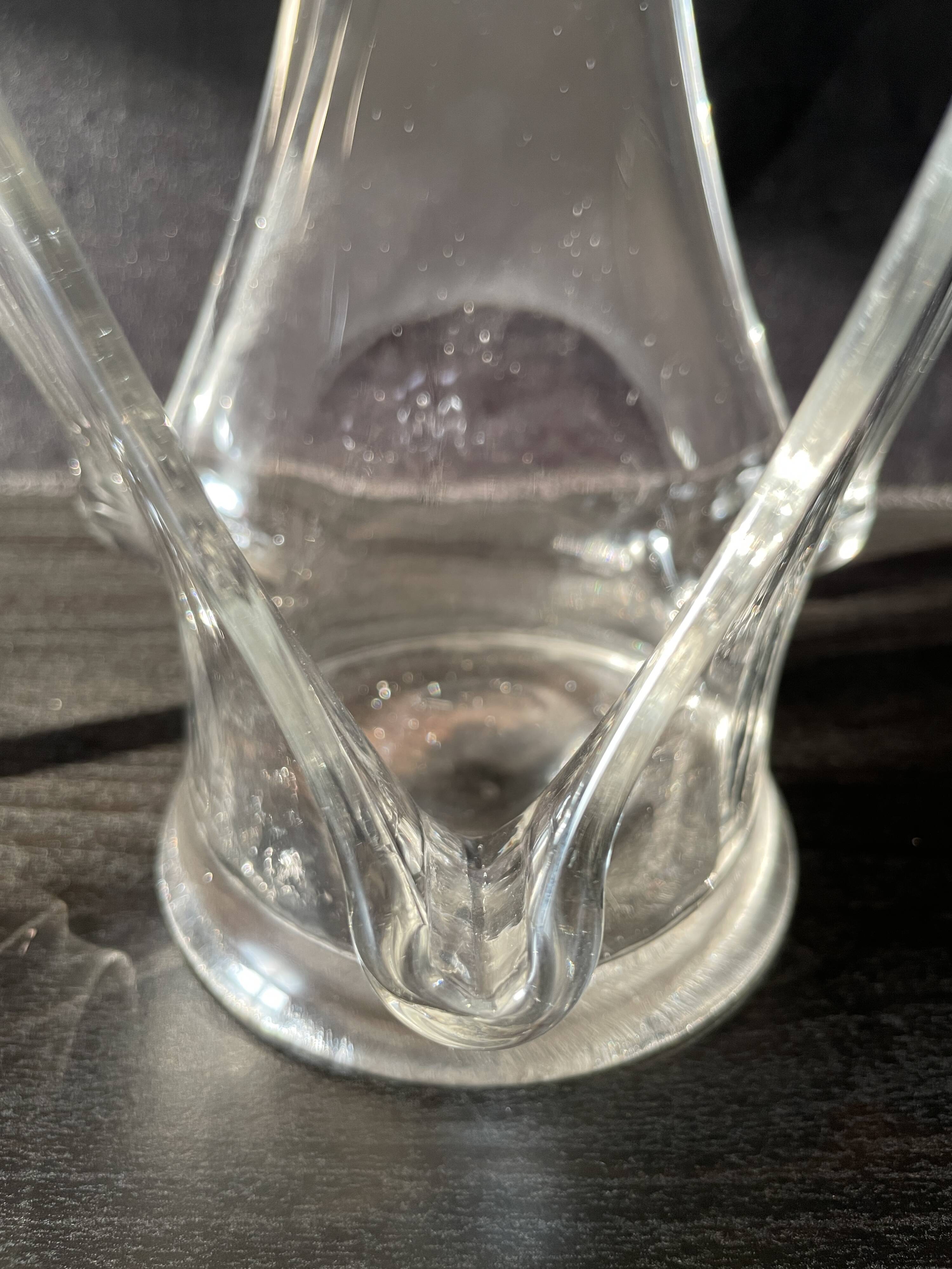 Unusual glass ashtray with a free and organic shape in the style of Daum.