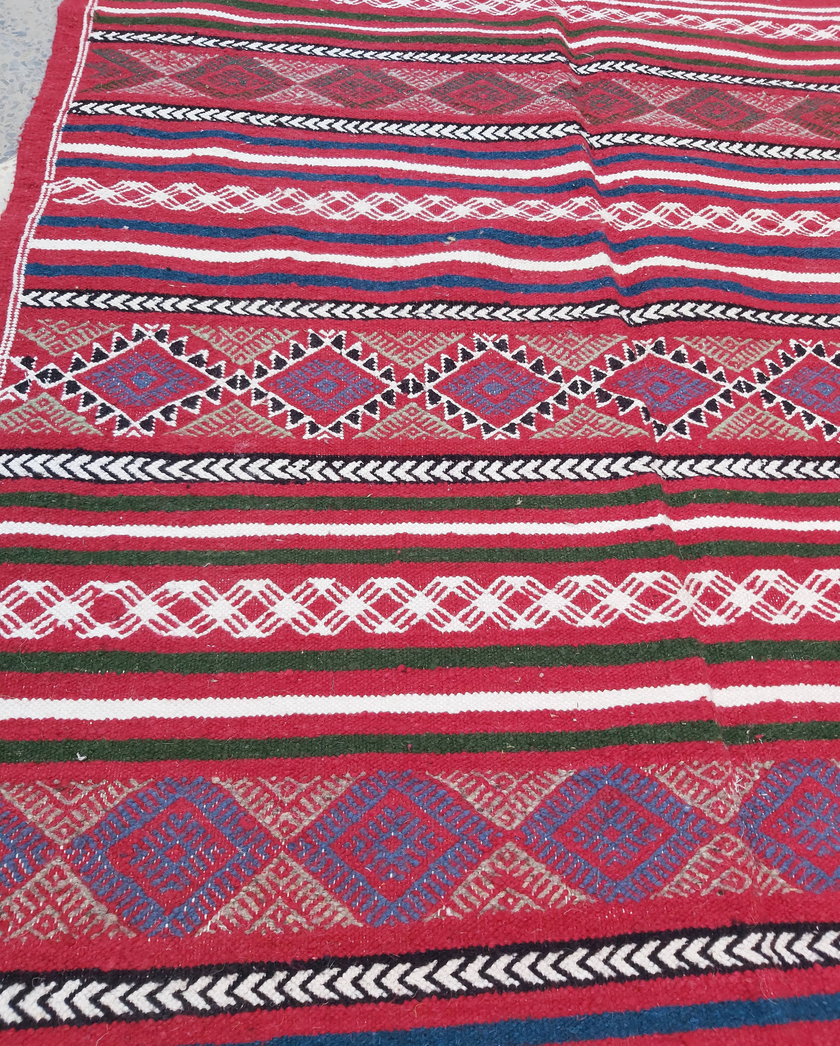 Traditional handmade red carpet   100x190cm