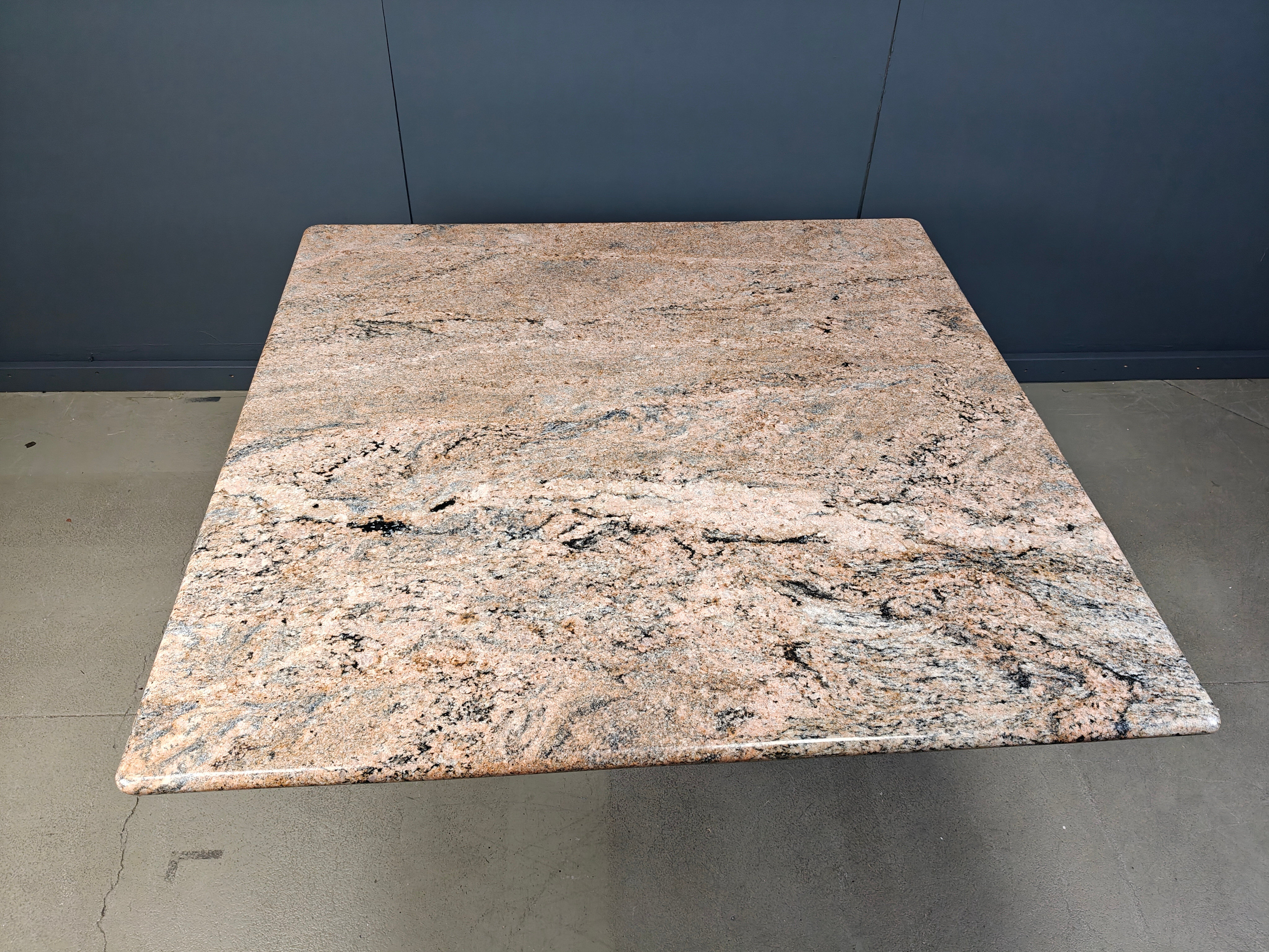 Table à manger en granit carré vintage, années 1970