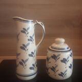 Lot decanter and cracked earthenware pot