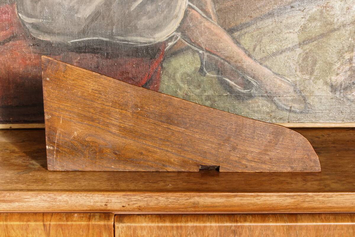 Small brutalist corner shelf in solid oak.