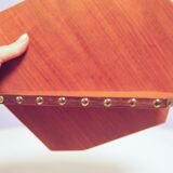 Asymmetrical wall shelf studs