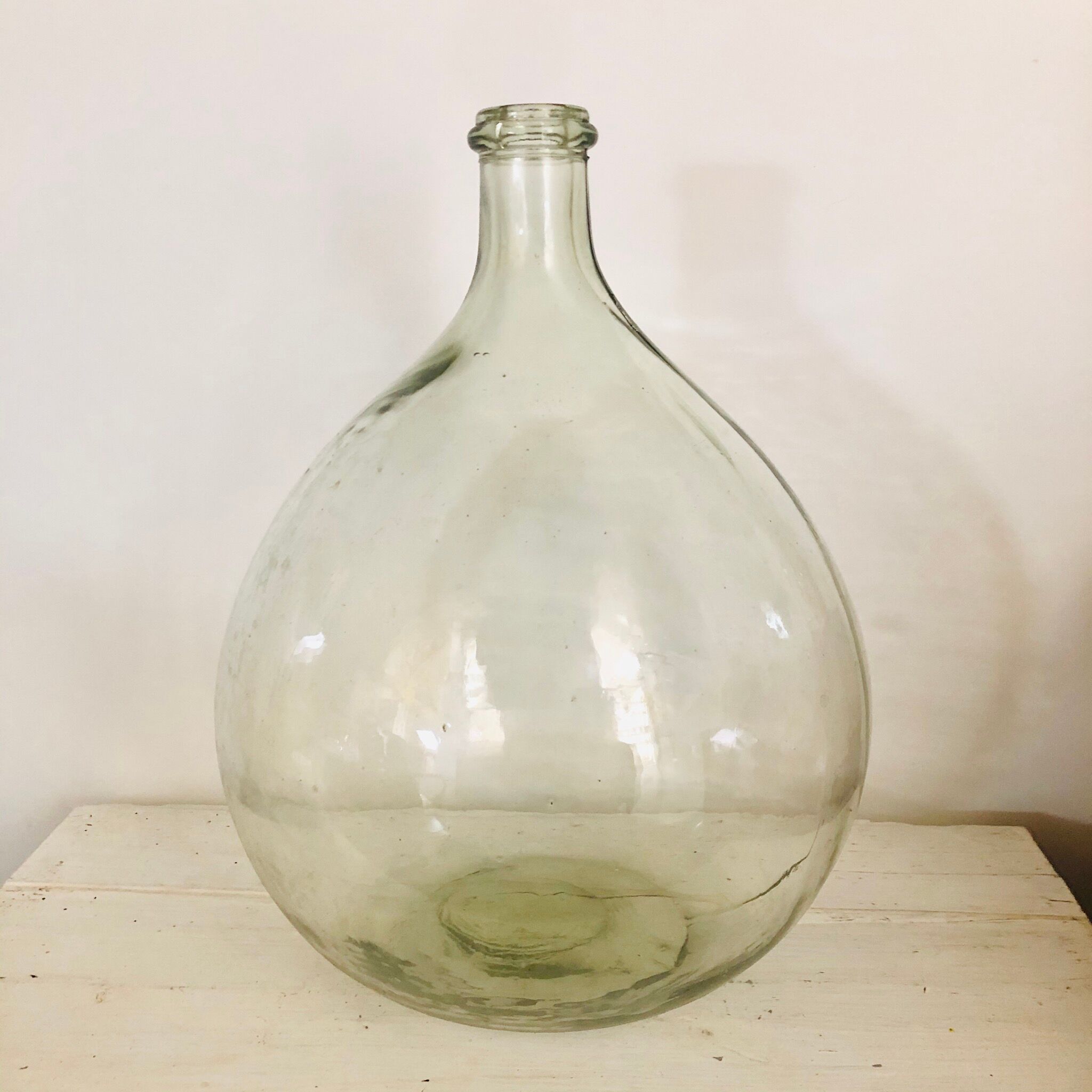 Transparent demijohn