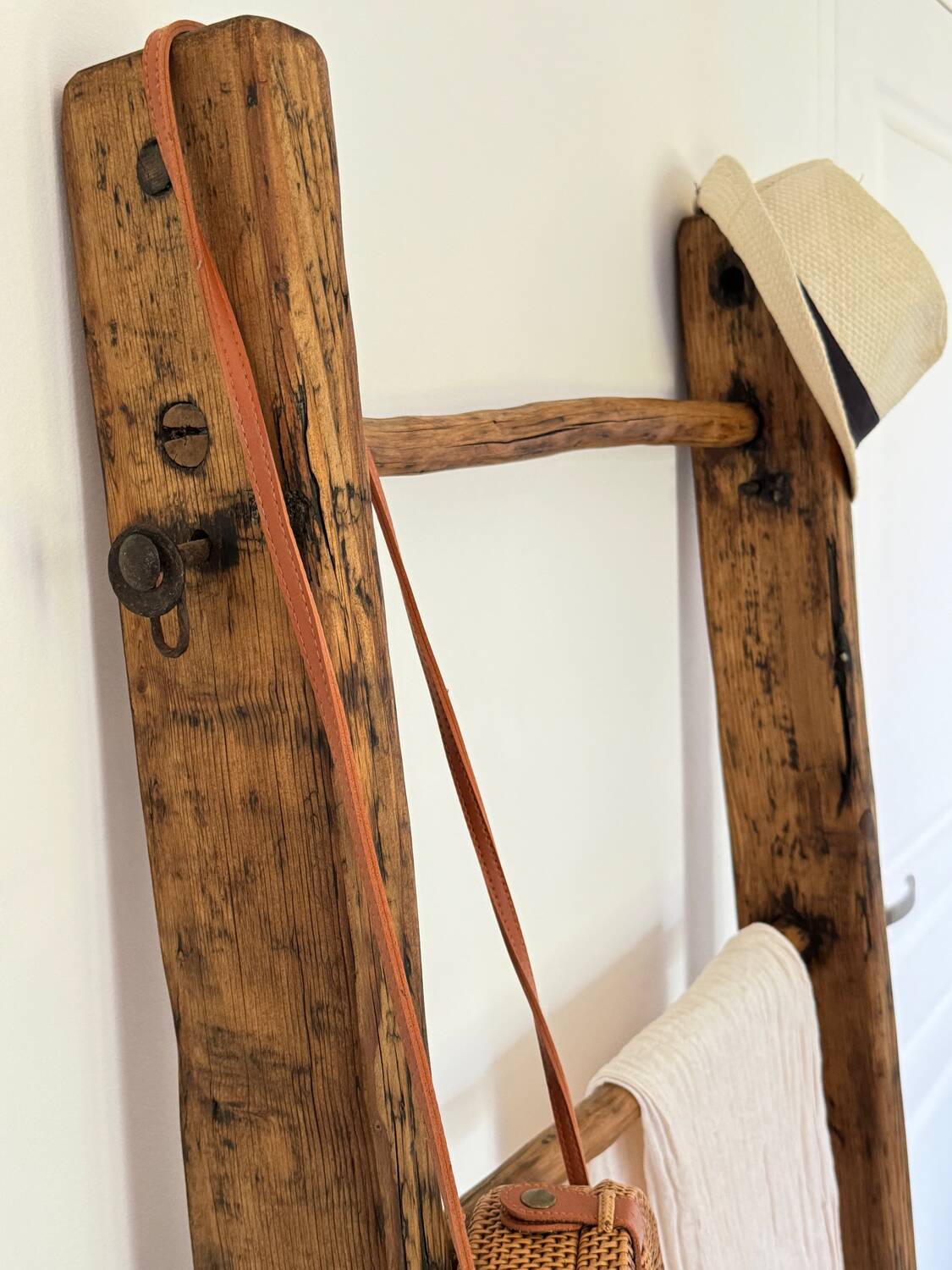 Old wooden ladder / rack