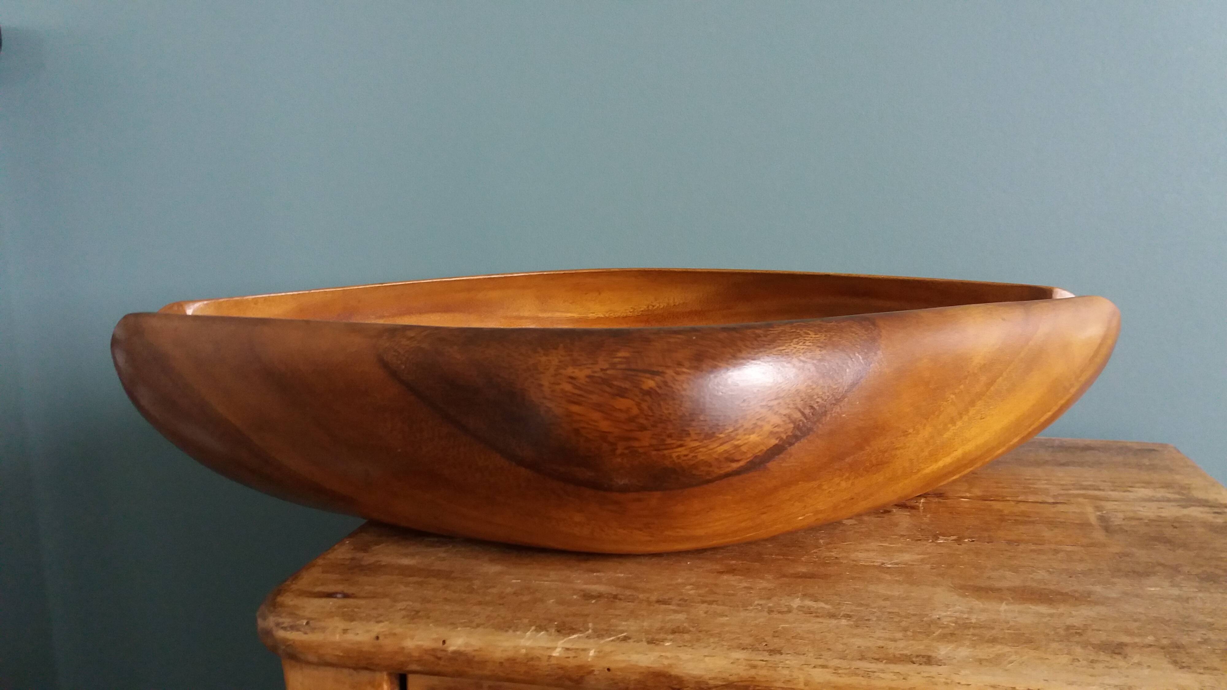 Fruit bowl pocket emptying in Monkey Pod Wood, Philippines