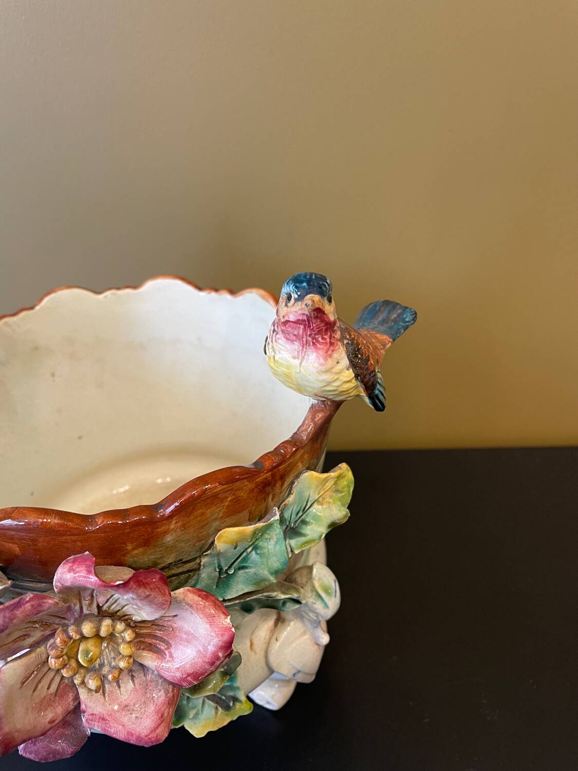 Plant pot, bird slip