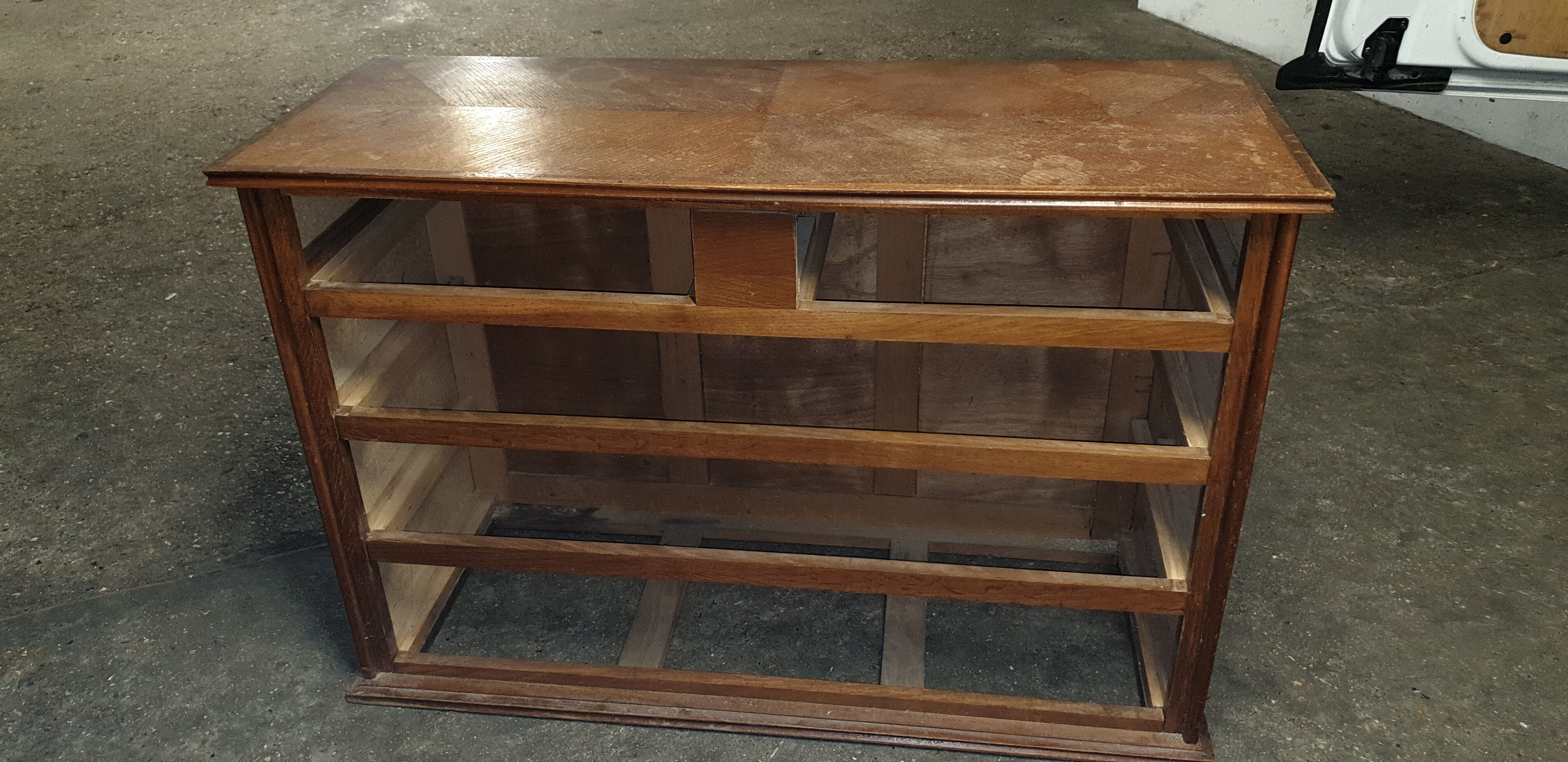 Art Deco chest of drawers