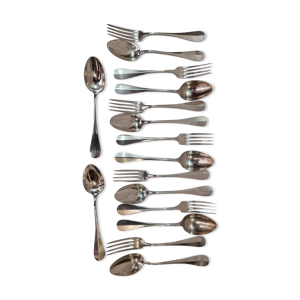 Lot de 16 fourchettes et cuillères