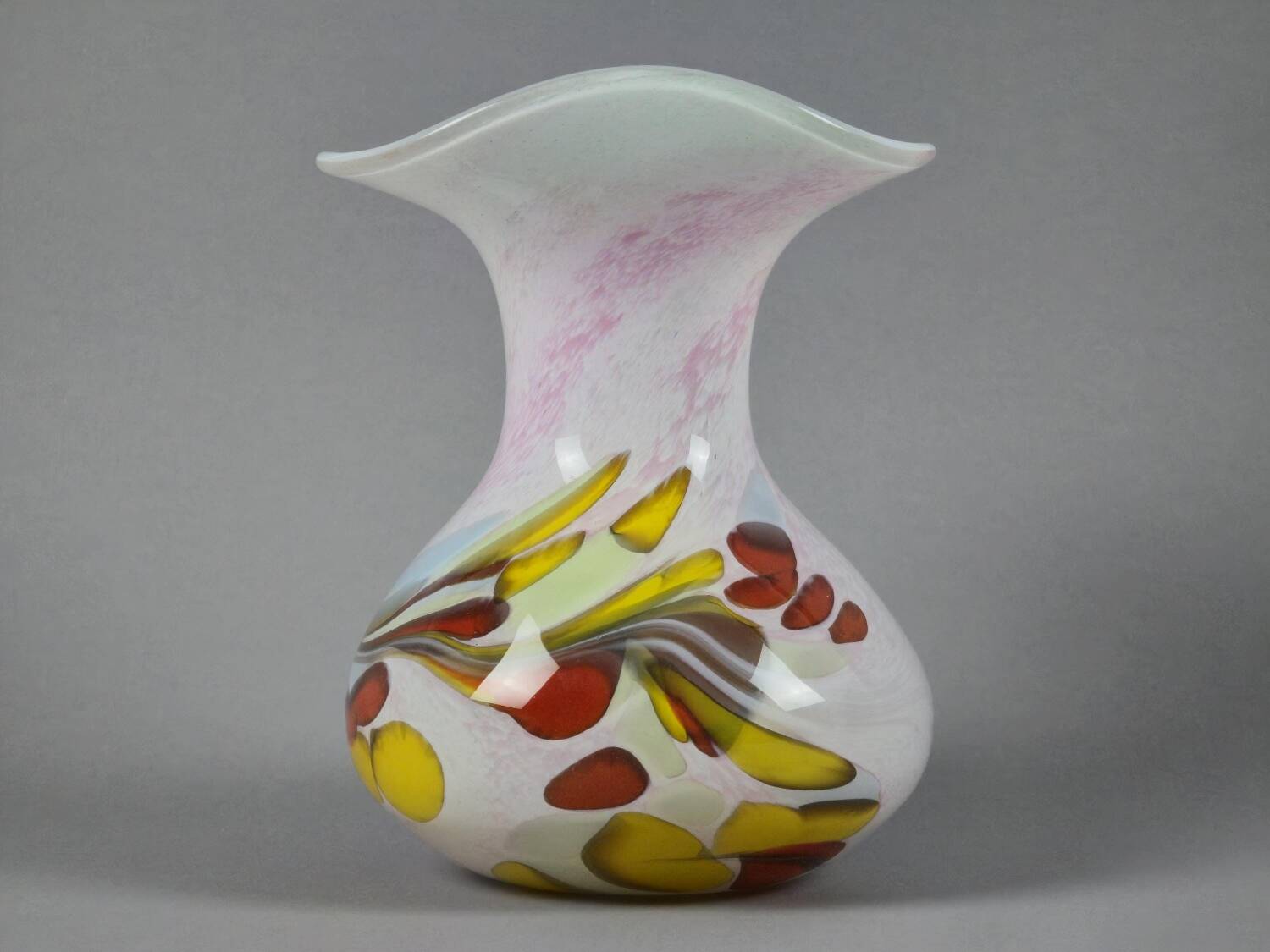 Vase vintage willingen des années 1990, en verre d'art soufflé à la bouche et fait main.