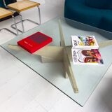 table basse en verre et travertin par Claude Berraldacci