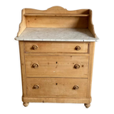 English chest of drawers