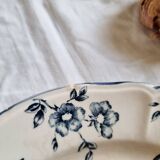 Duo of flat earthenware plates