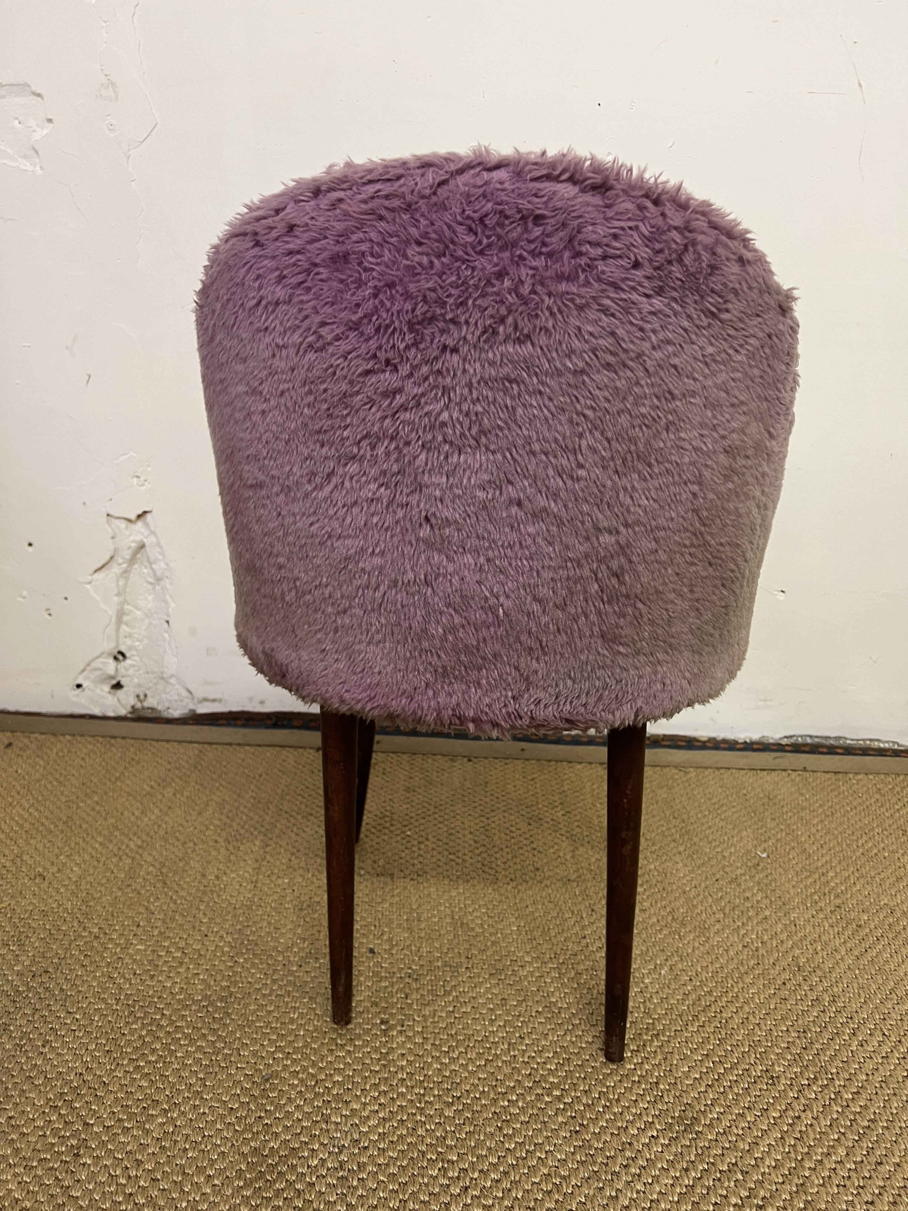 Vintage Lilac moumoute chair