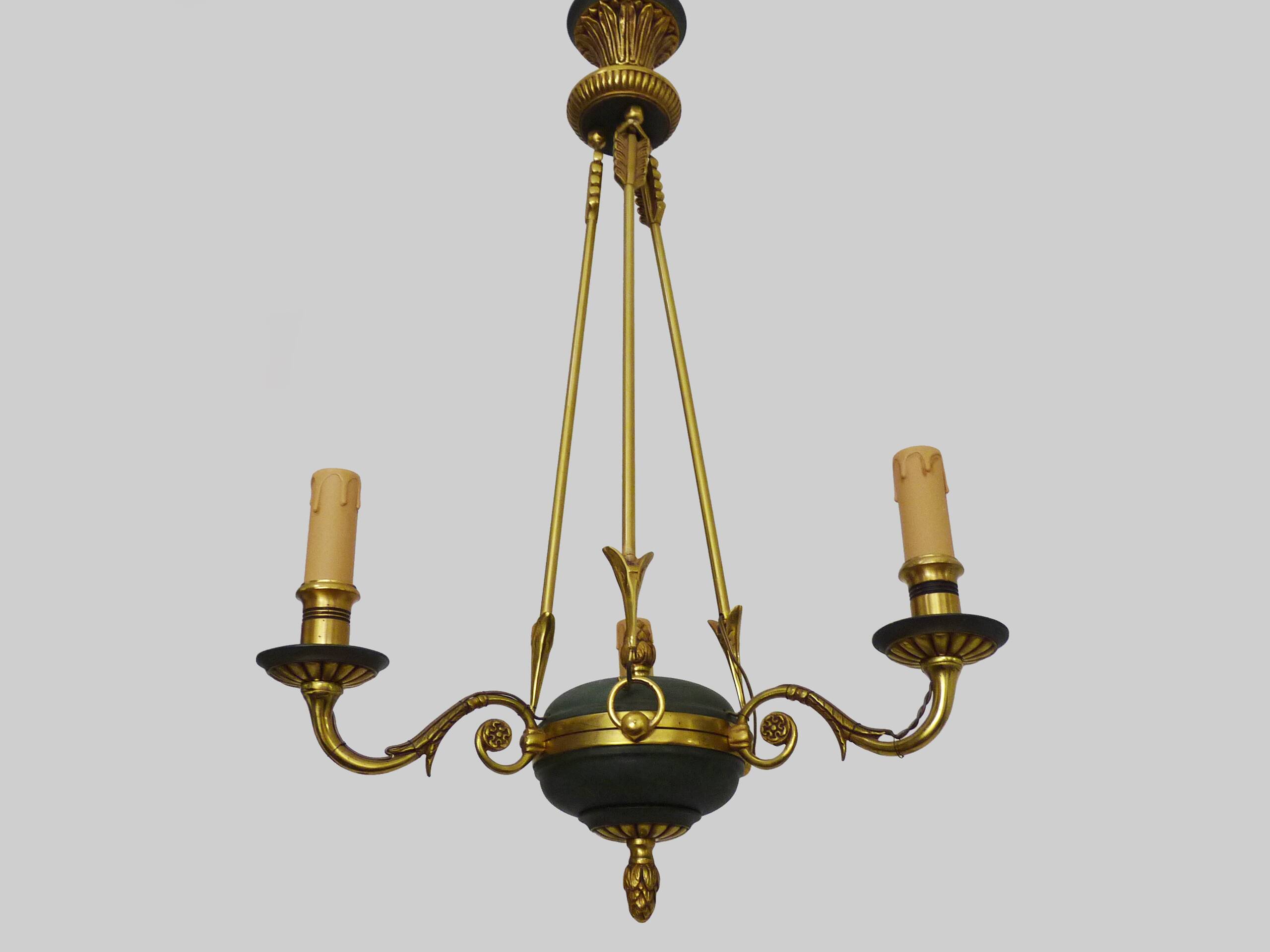 Chandelier, suspension in gilded bronze and green sheet metal with 3 arms, Empire style. Early 20th century