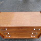 Compass feet chest of drawers