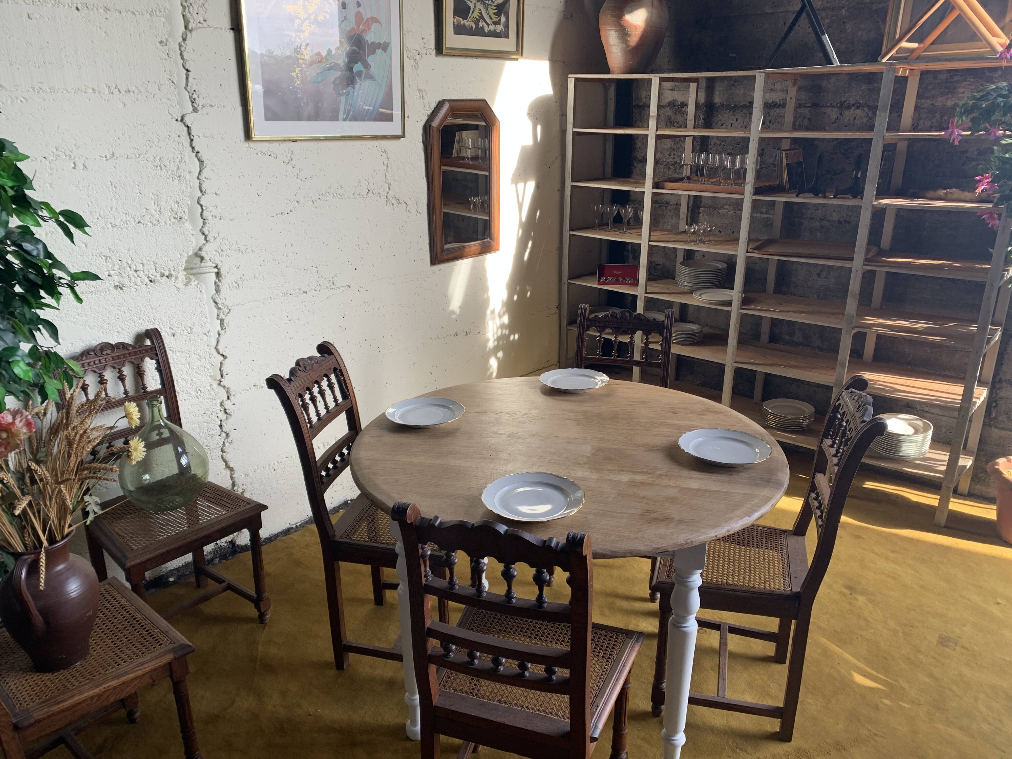 Round raw wood table