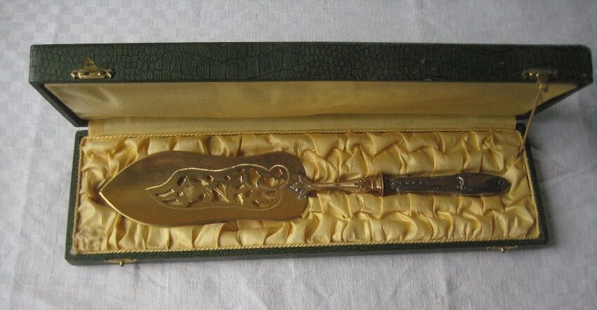 Anciènne pelle a tarte, kind, silver and vermeil 19th