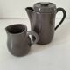 Duo verseuse et pot à lait en grès brun – céramique vintage