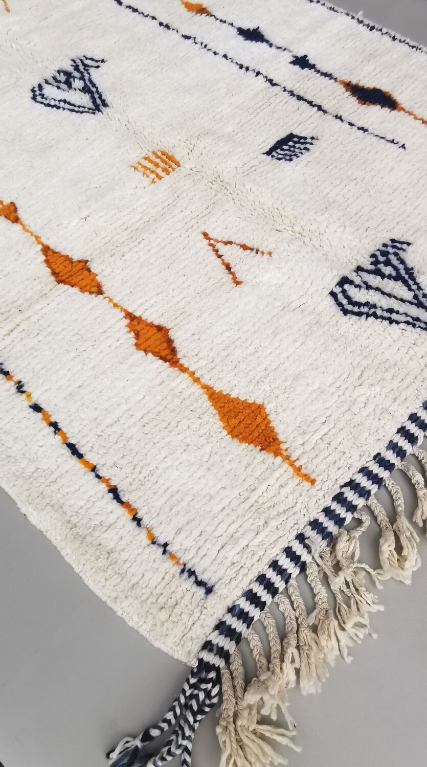 Berber carpet beni ouarain