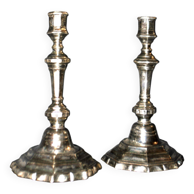 Paire de bougeoirs anciens chandeliers octogonaux en bronze argenté régence