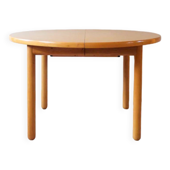 Large extendable round table