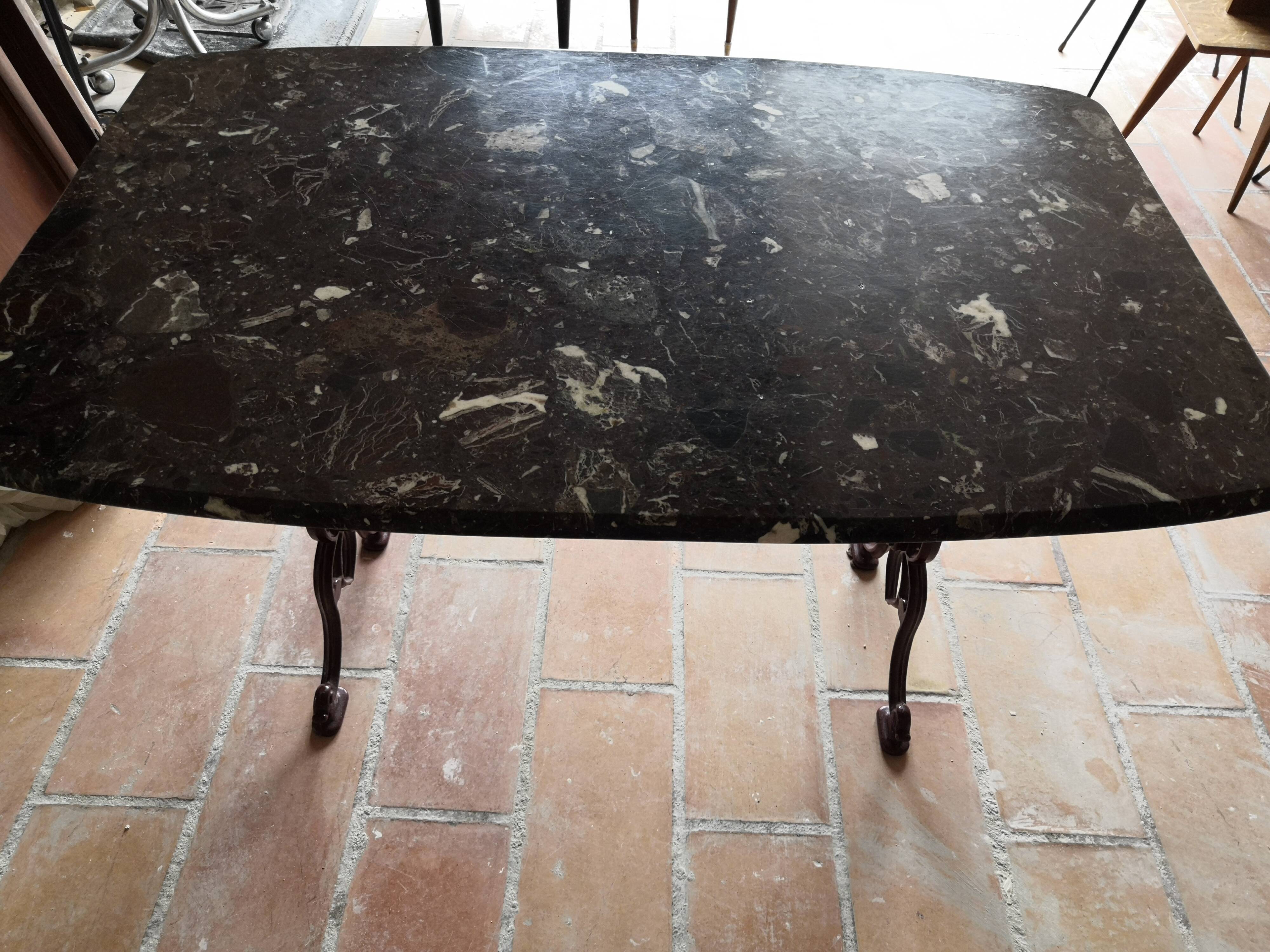 Bistrot table marble brown burgundy cast iron base