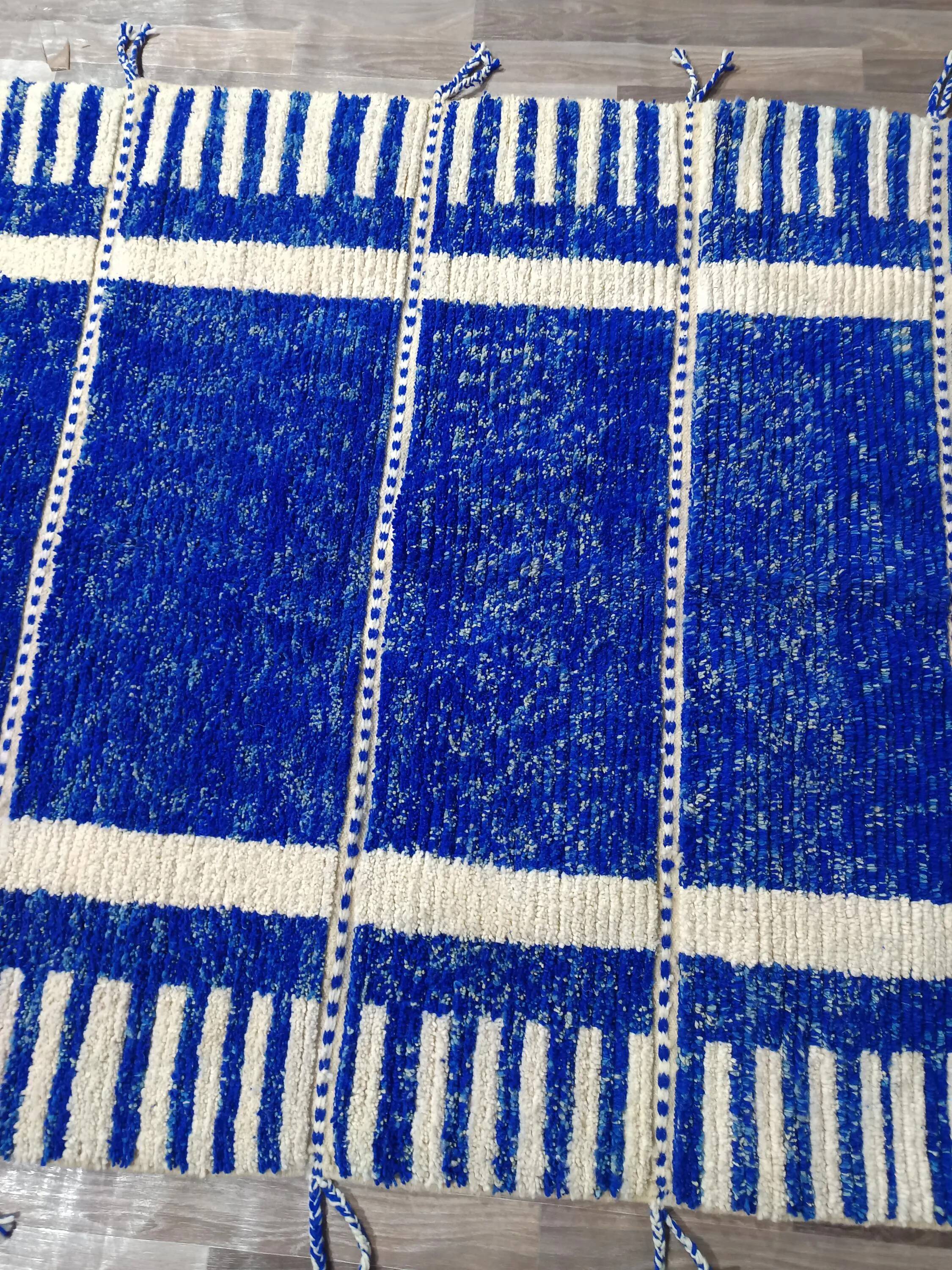 Handmade traditional carpet 250cm x 150cm Moroccan