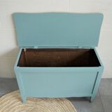 Coffre vert , couvercle en bois brut