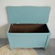Coffre vert , couvercle en bois brut