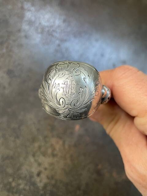 Engraved sugar tongs in solid silver with Minerva hallmark and lion's claws