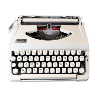 Japy L72 cream typewriter