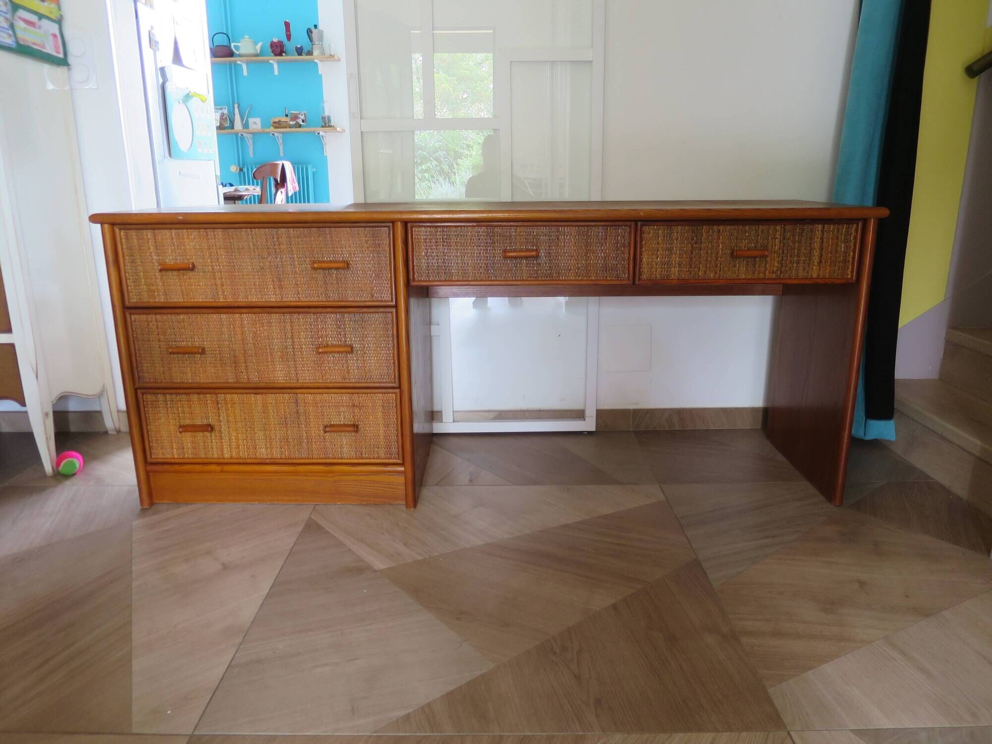 Vintage cane rattan desk with a large top and 5 drawers - 1960s/70s.