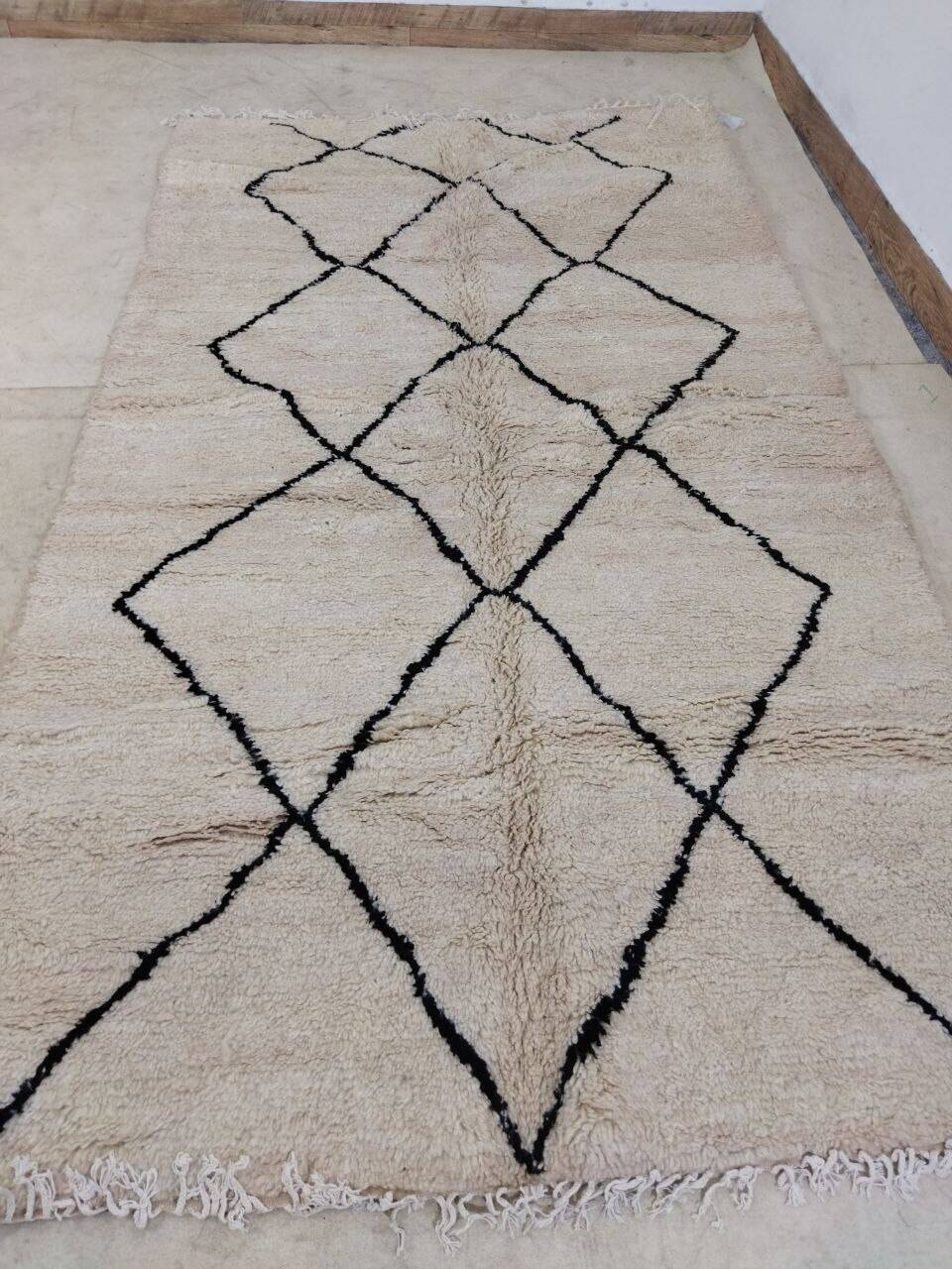 Handmade wool Berber rug 255 x 150 cm