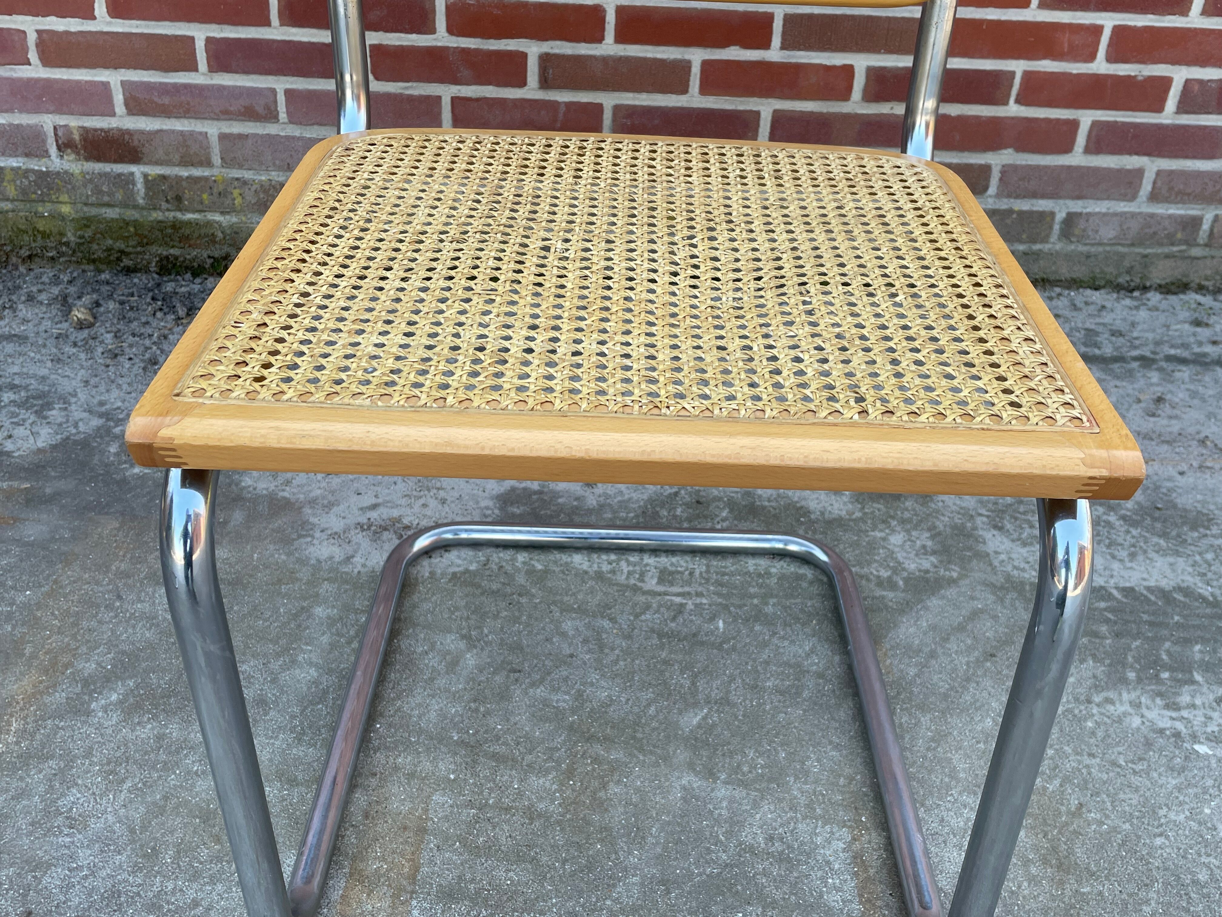 Lot de  4 chaises modèle Cesca B32