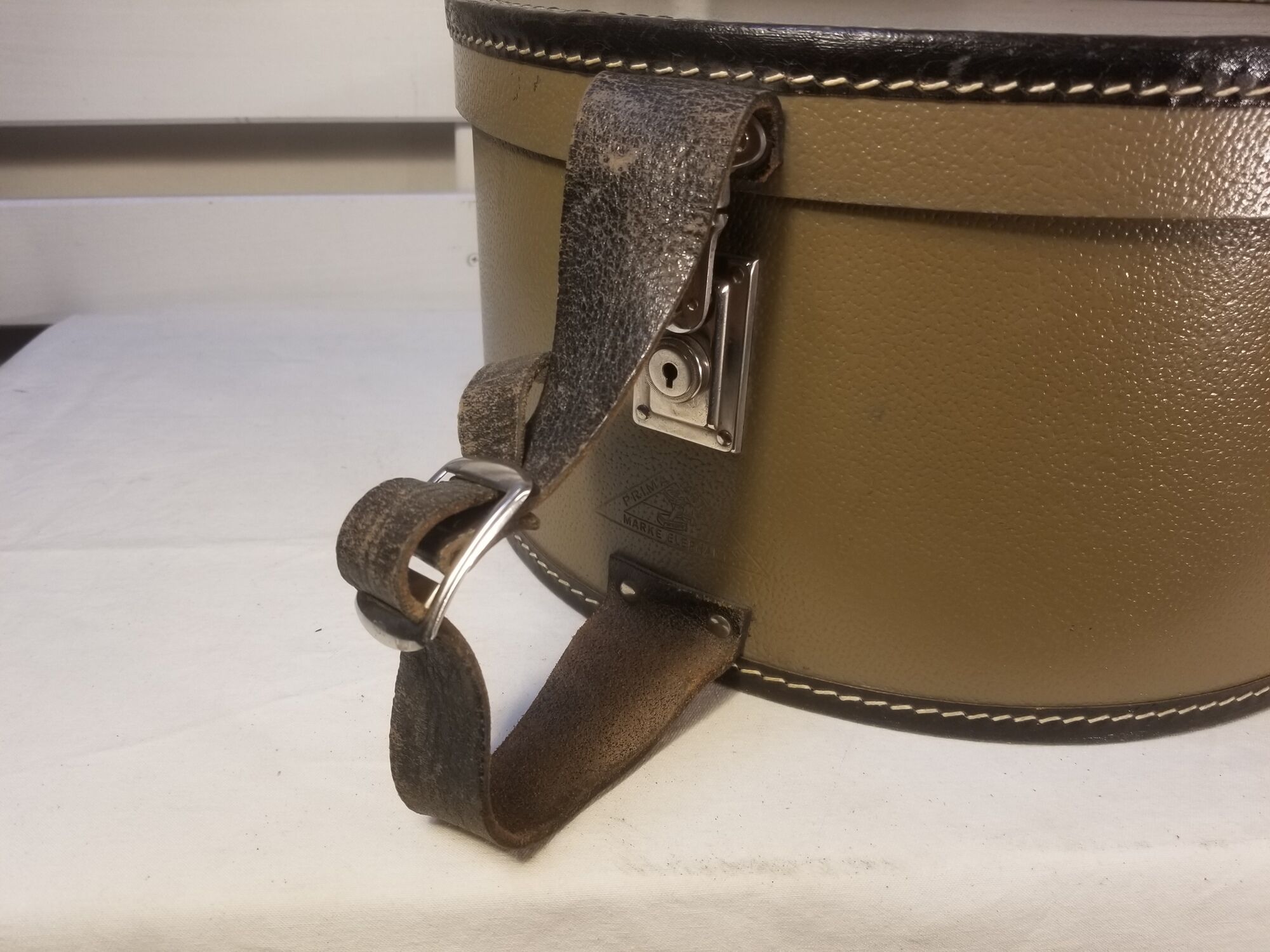 Vintage German Hat Box - Prima Hartplatte - Round and Green Khaki