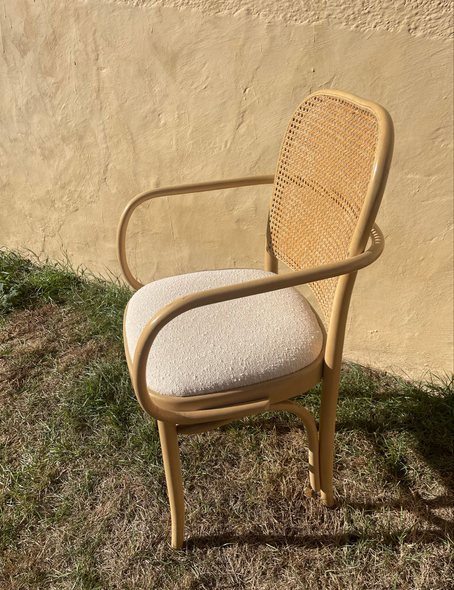 4 curved wooden dining chairs