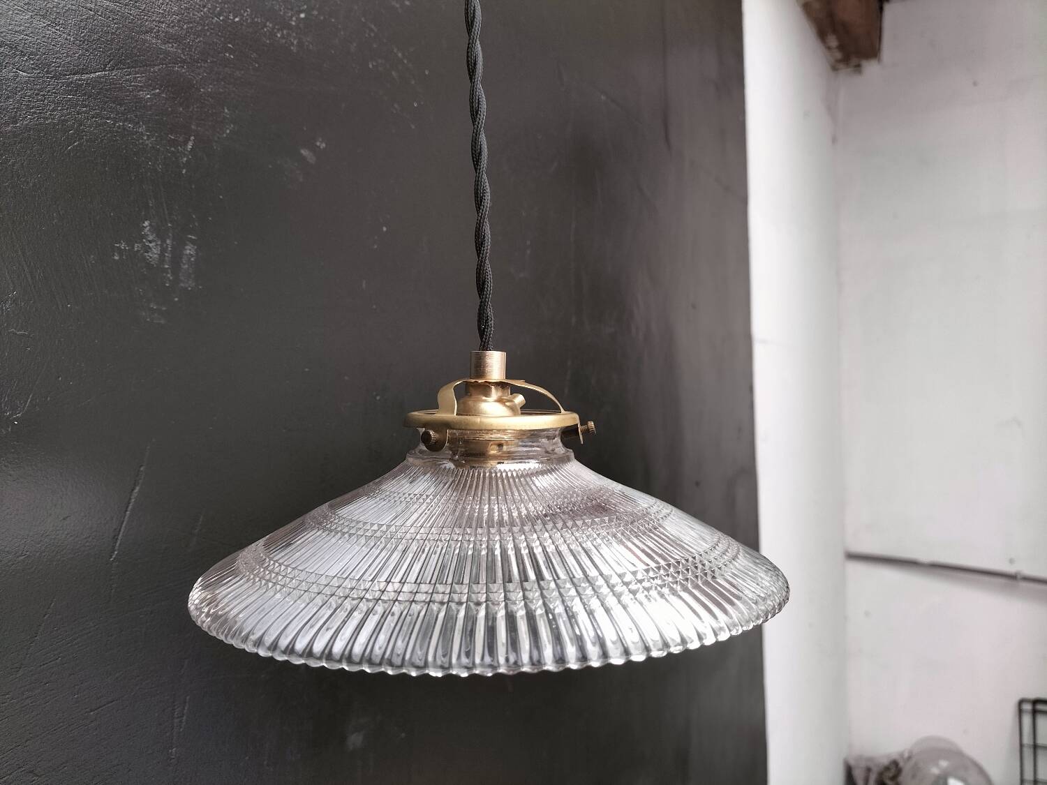 Suspension en verre holophane