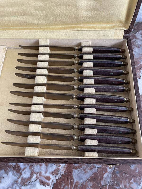 Service à dessert ancien 12 couteaux & 12 fourchettes en laiton et bois
