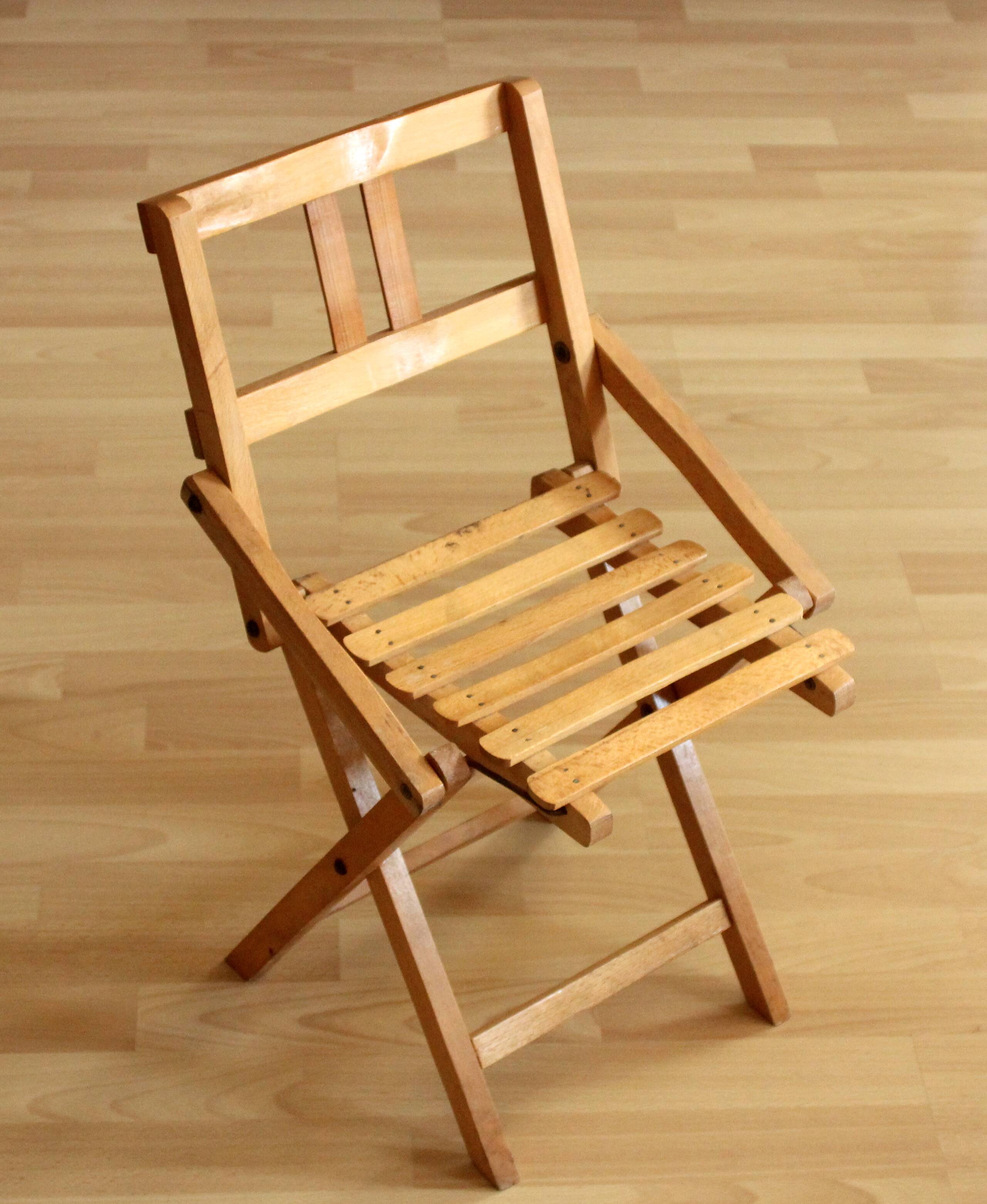 Foldable wooden children stool - Vintage from the 60s