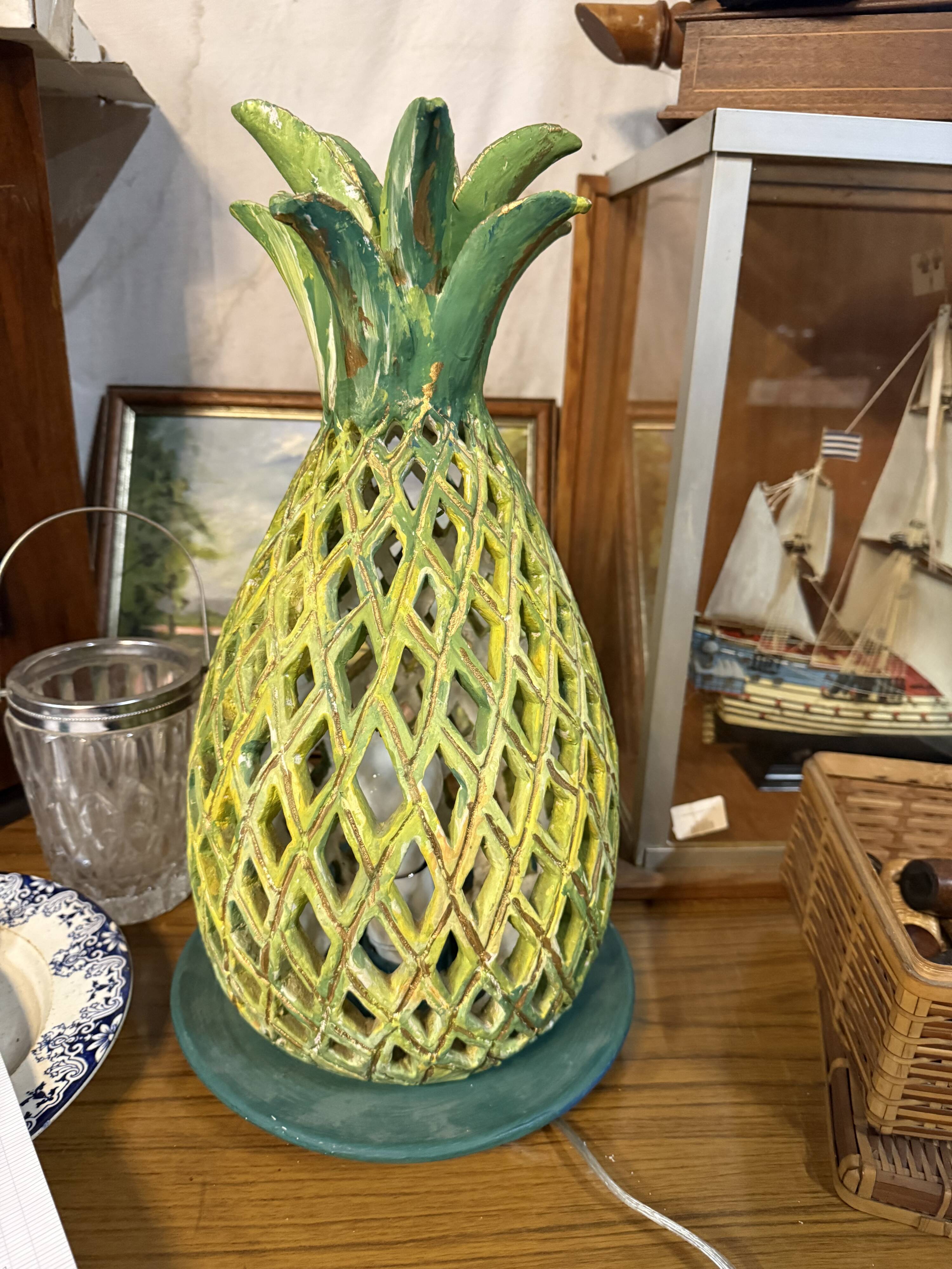 Pineapple lamp