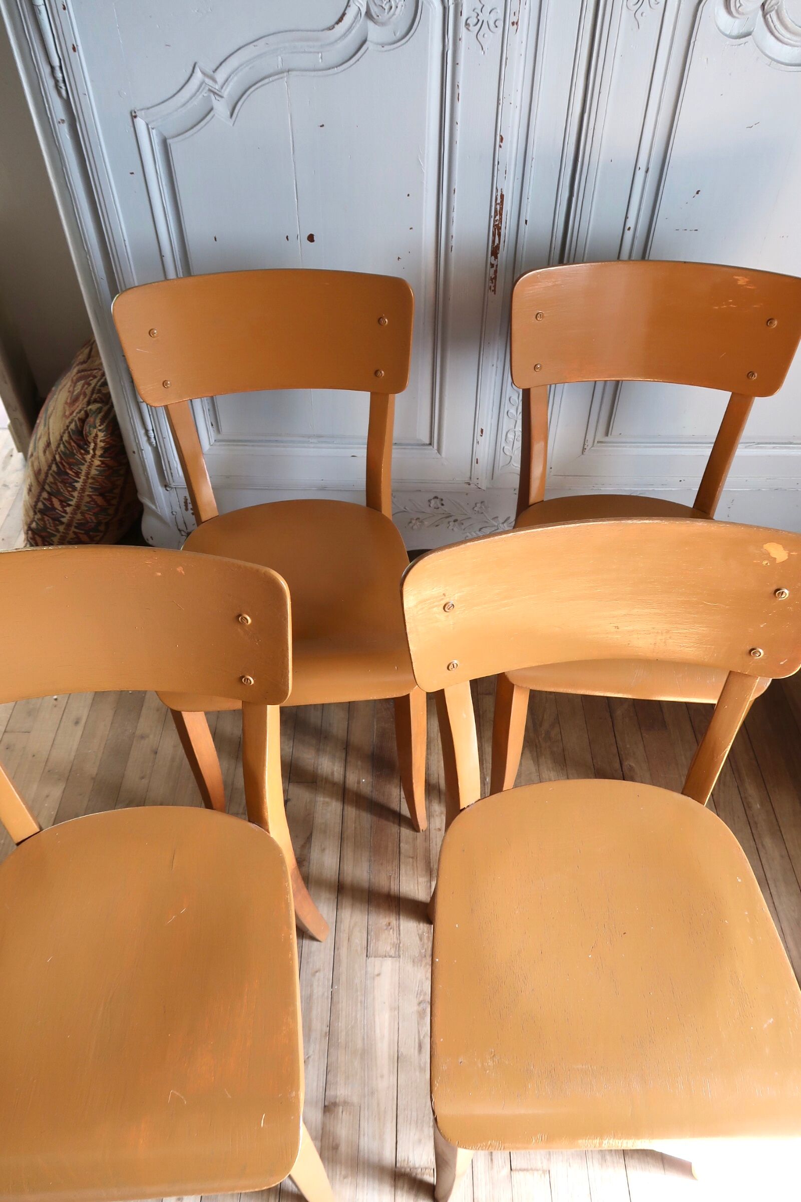 Lot de 4 chaises bistrot en bois peint