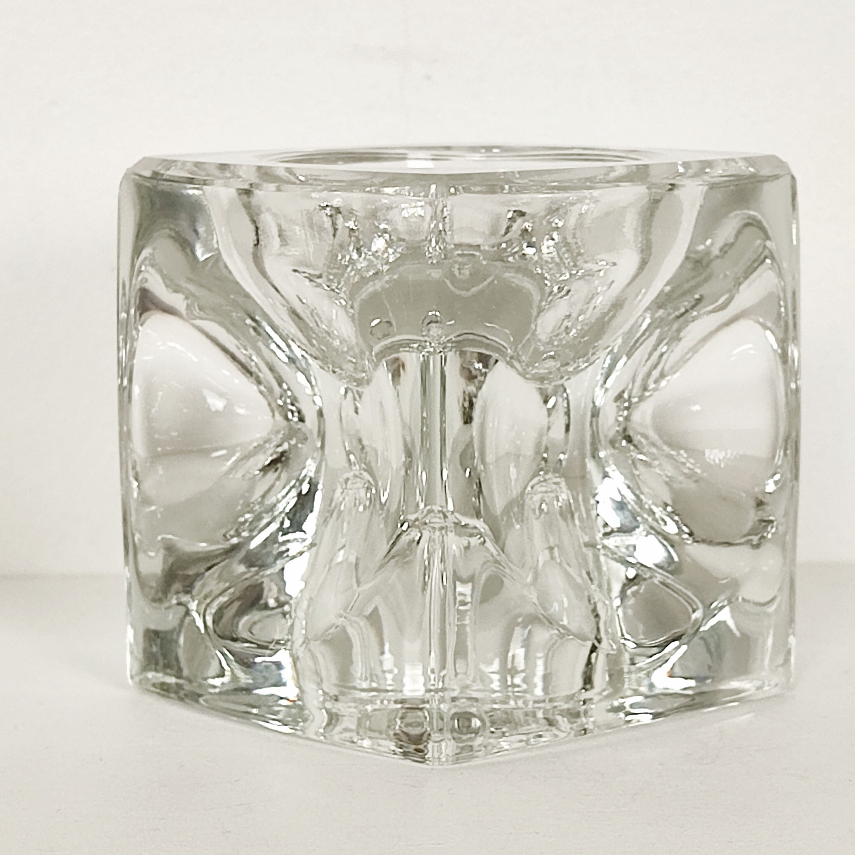 Ice cube crystal candle holders