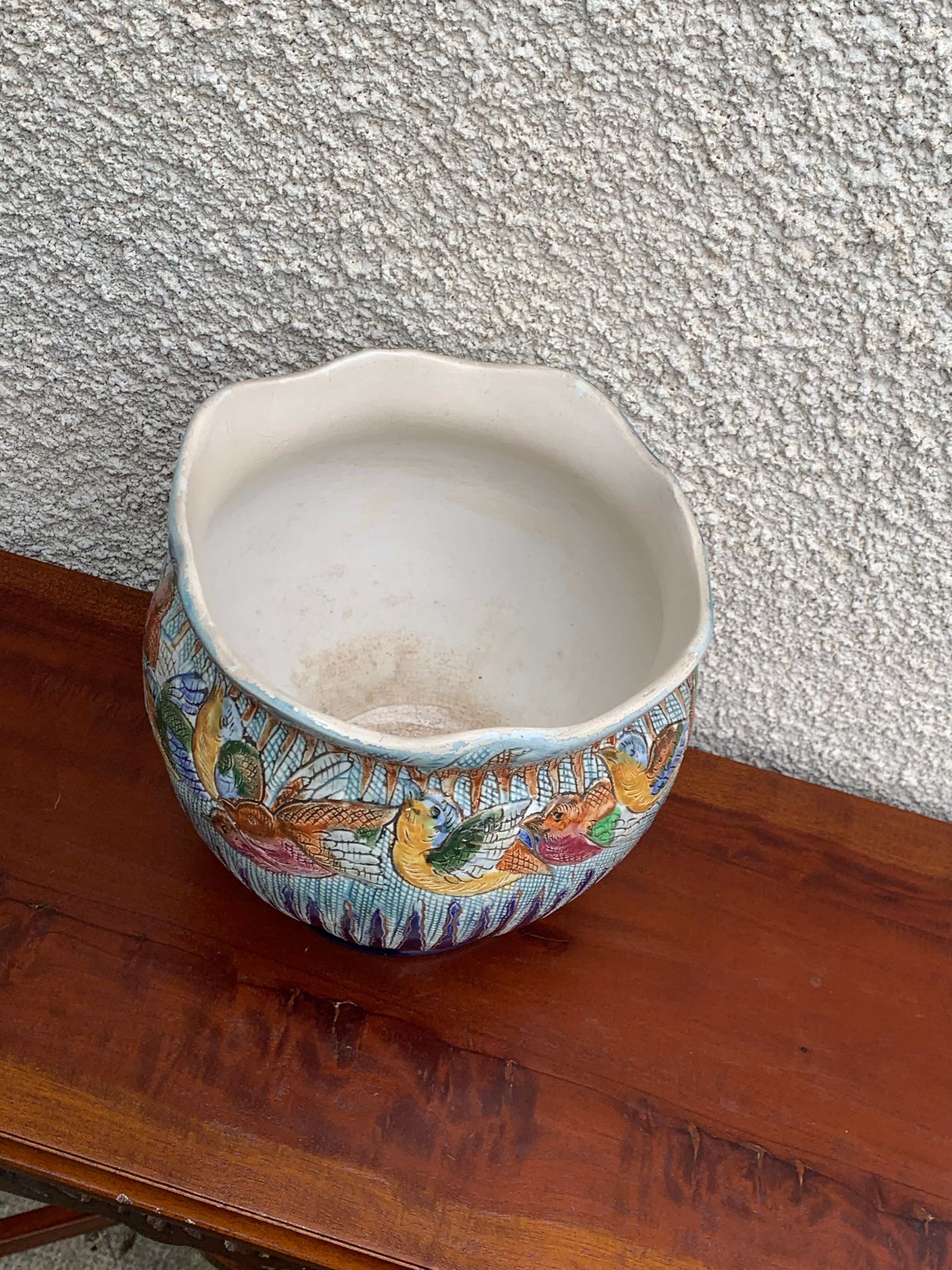 Art deco pot cache birds in old glazed ceramic