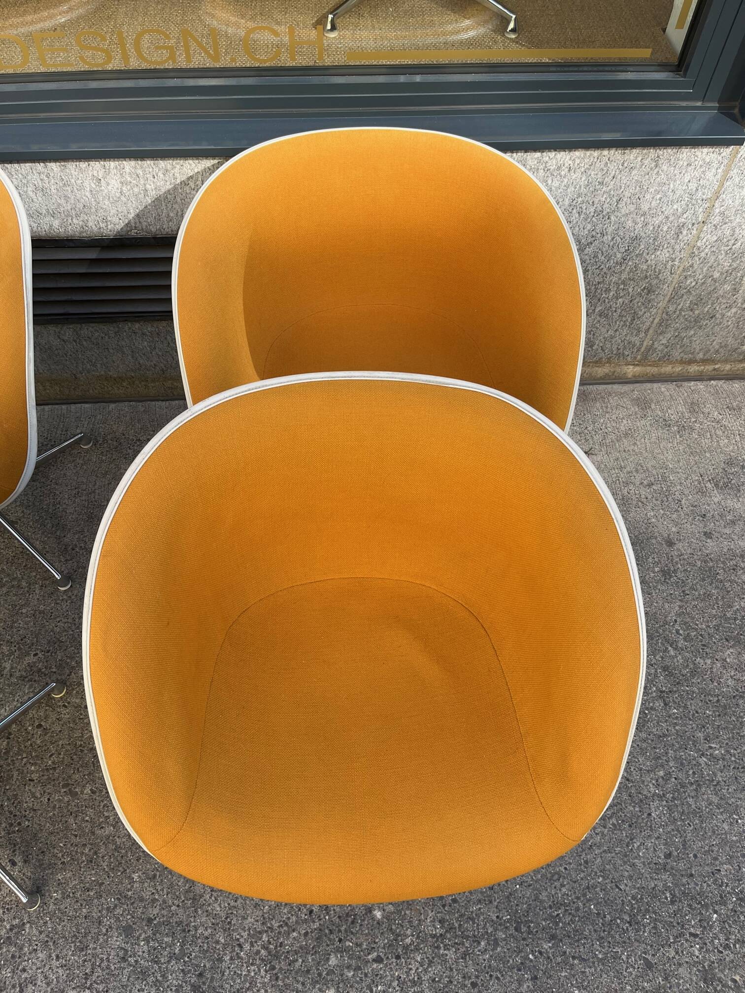 6 fauteuils Eames Lafonda tissu orange pied chromé vers 1970s