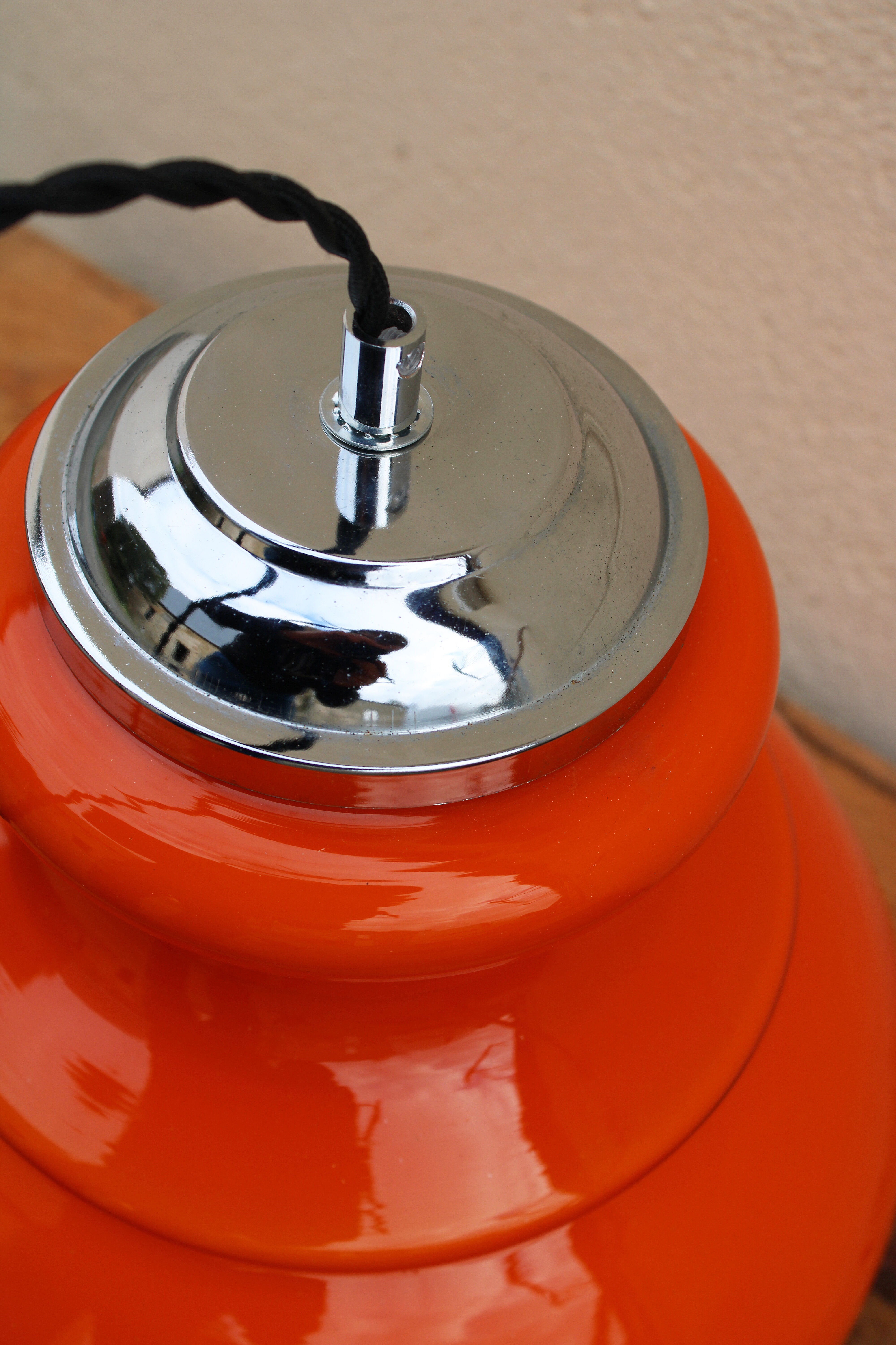 Suspension space age in orange opaline