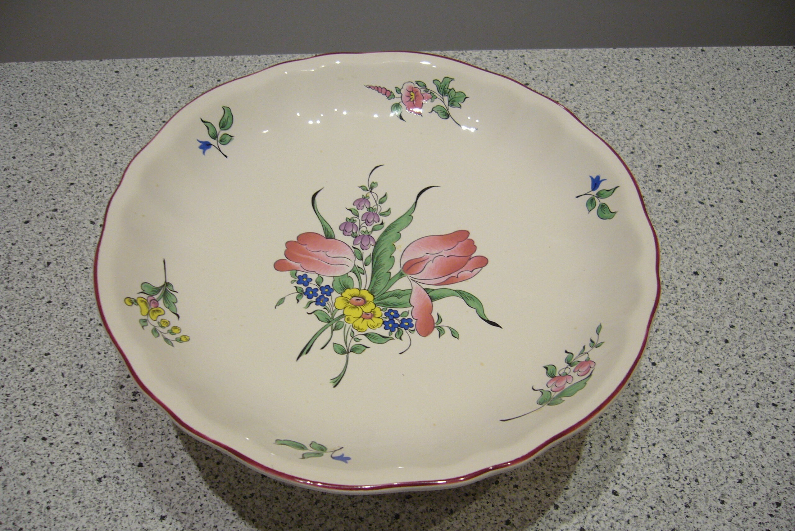 Lunéville's fruit-footed cup or earthenware cakes