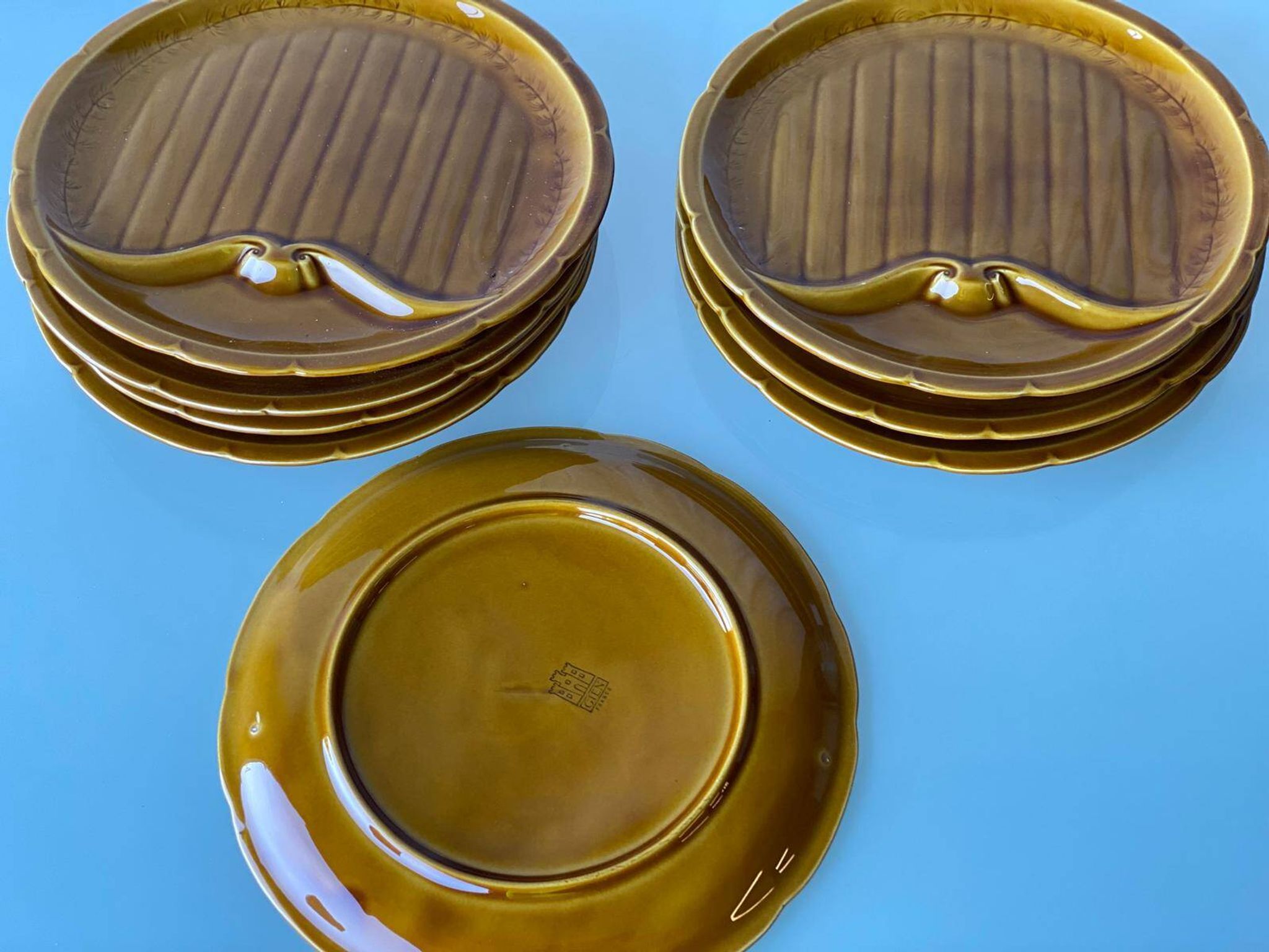 Set of 8 flat asparagus plates in Gien porcelain